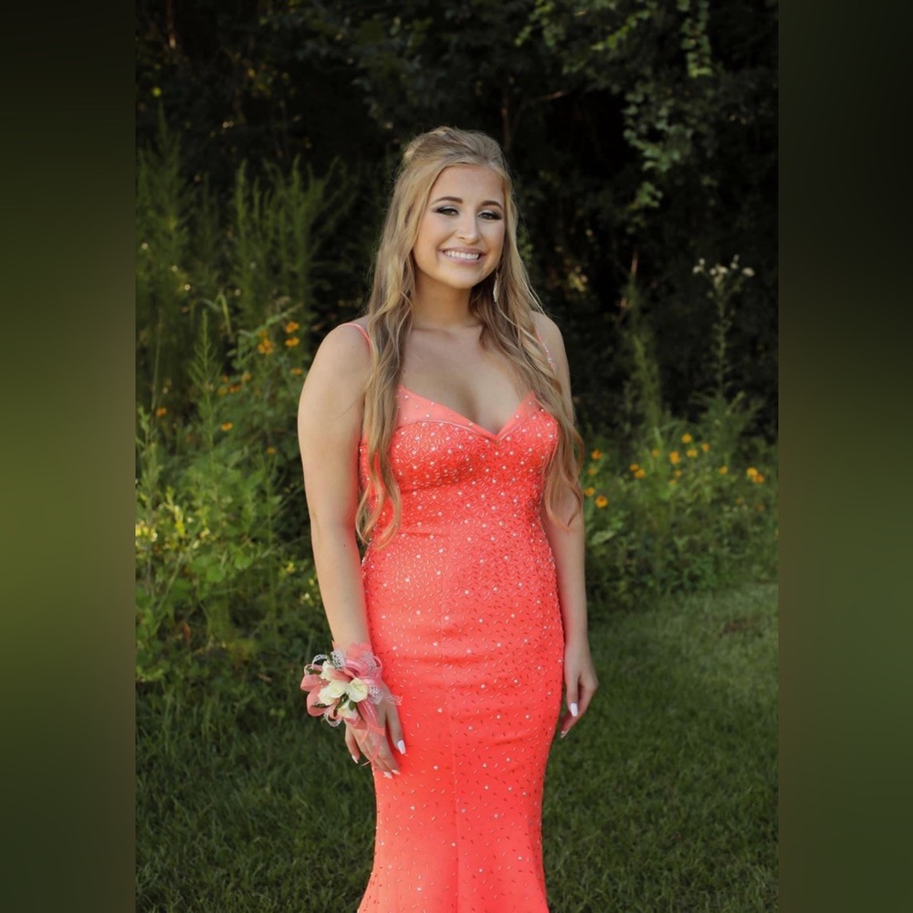 PROM DRESS - Picture 3 of 3
